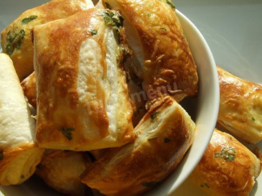 Слойки бульонные с сыром