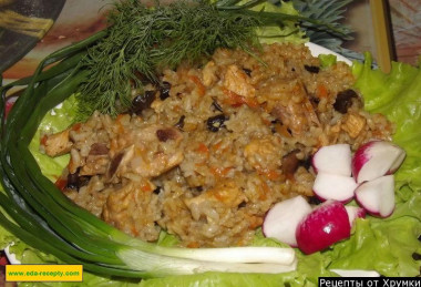 Рисовая каша с грибами и мясом на воде