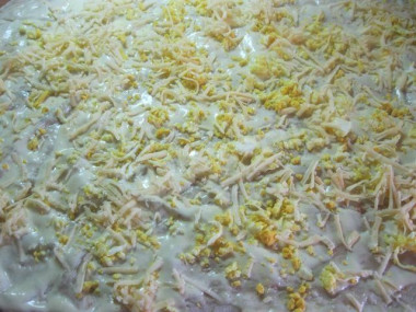 Рецепт - Рулет из лаваша с сыром и зеленым луком - Шаг 5 -  Посыпим яйцами и сыром