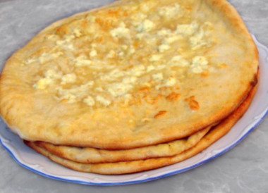 Менгрельские хачапури с сыром сулугуни