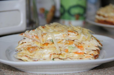 Закусочный торт из яичных блинчиков