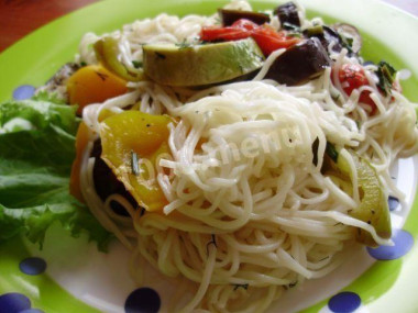 Лапша кукси с запеченными овощами