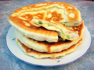 Тбилисские хачапури с сыром на сковороде