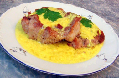 Мясо под шафрановым соусом
