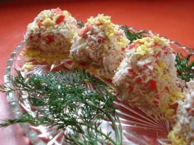 Крабовые шарики с сыром и яйцом к Новому году