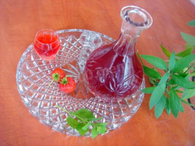 Ликер клубничный