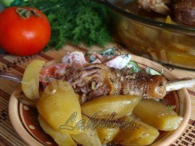 Курица запечённая в духовке с картошкой