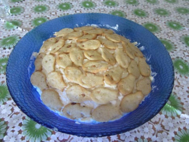 Салат с крекерами Рыбки
