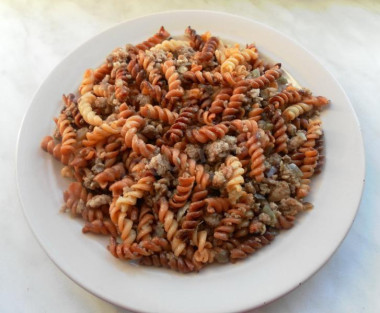 Фузилли с мясным фаршем