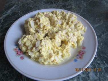 Омлет с рыбой тунцом