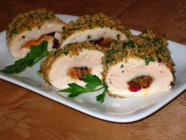 Куриный рулет с курагой