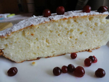 Пирог из творога и манки