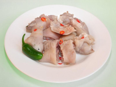 Можож по-армянски маринованные свиные ножки