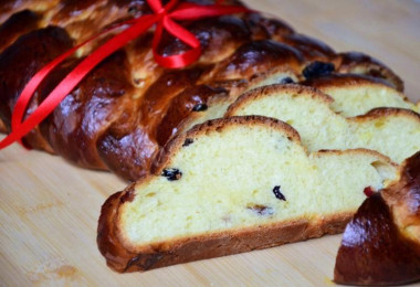 Пасхальная булка с изюмом