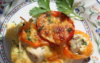 Запеканка из курицы с болгарским перцем и помидорами