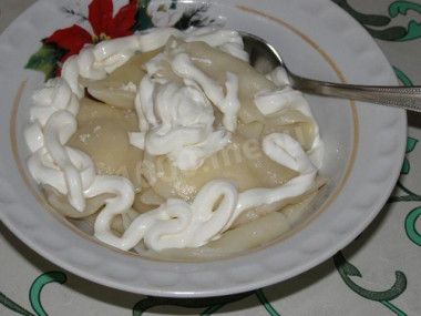 Вареники со сметаной