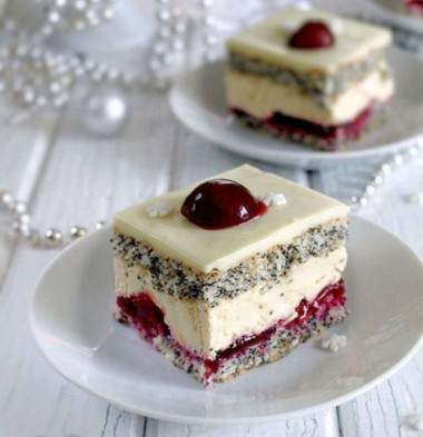 Пляцок “МАКОВАЯ и ВИШНЕВАЯ БАРЫШНЯ”