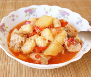 Гуляш с чипетке