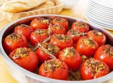 Запеченные помидоры с мясом