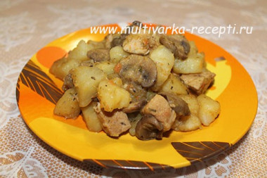 Жаркое с мясом и грибами в мультиварке