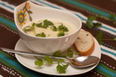 Быстрый сырный суп с брокколи