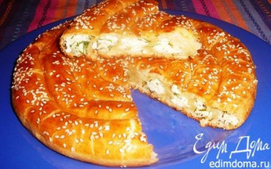ПИРОГ УЛИТКА ИЗ СЛОЕНОГО ТЕСТА С СЫРОМ И ЗЕЛЕНЬЮ