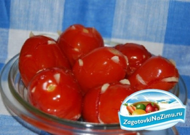 помидоры, консервированные с чесноком