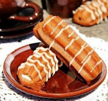 Шоколадные эклеры