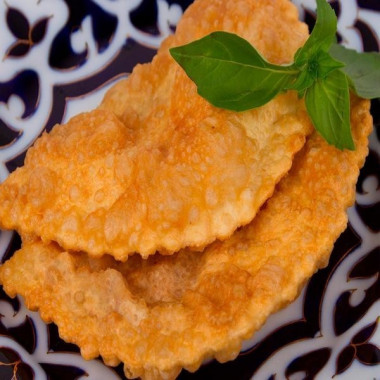 ОДНИ из чебуреков!!!