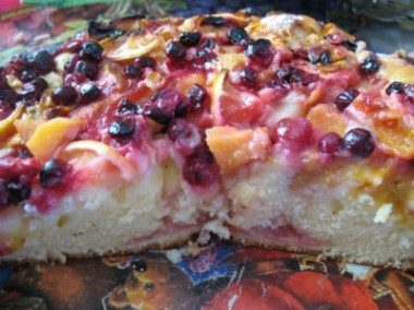 Фруктово-ягодный пирог на кефире 