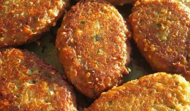  котлетки из баклажан и овощные