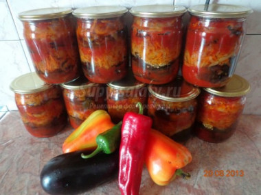 Перец и морковь на зиму Оригинал : http://supy-salaty.ru/5478-perec-i-morkov-na-zimu-luchshie-recepty-s-foto.html 