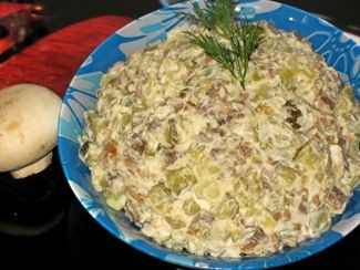 Салат с шампиньонами и огурцами
