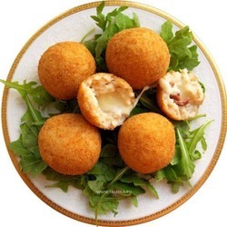 Как панировать картофельные шарики