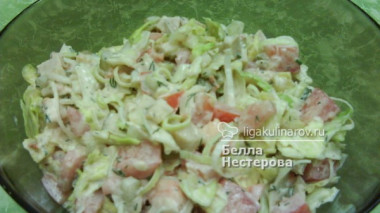Салат с консервированным кальмаром