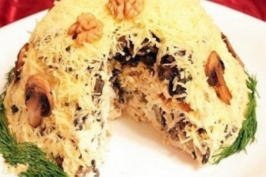 Салат "Сказочный муровейник"