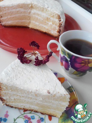 бисквит в кастрюле с ванильным кремом из кефира