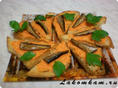 БУТЕРБРОДЫ С МОРКОВЬЮ И ШПРОТАМИ