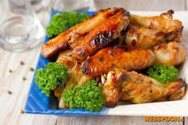	 Куриные крылышки в медово-соевом маринаде
