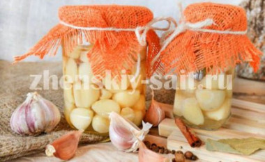 Маринованный чеснок