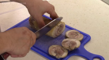 Свиная рулька вареная