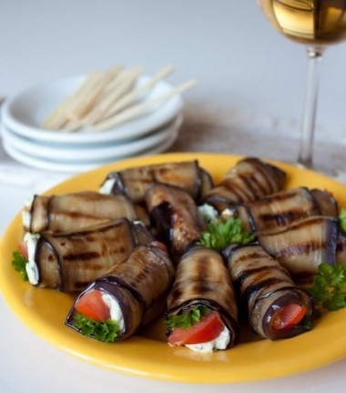 Рулетики из баклажана 