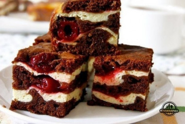 БРАУНИ С ТВОРОГОМ И ВИШНЕЙ 