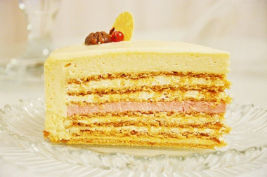 Медово-карамельный торт с клюквой