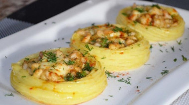 КАРТОФЕЛЬНЫЕ "ГНЕЗДА" С КУРИЦЕЙ 