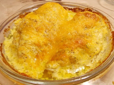 Куриная грудка, запечённая в сметане