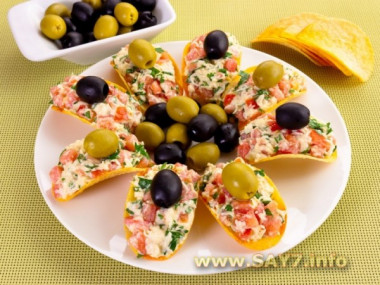 Сырная закуска на чипсах