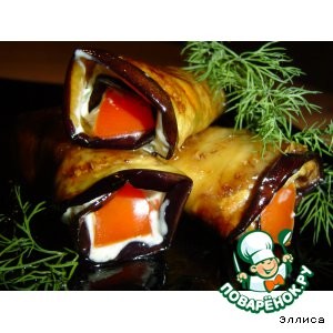 Рулеты из баклажан с помидорами