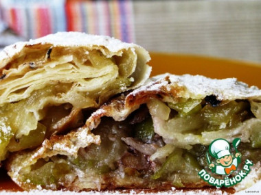 Штрудель с яблоками из лаваша