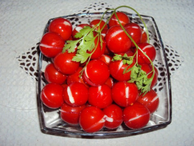 МАЛОСОЛЬНЫЕ ПОМИДОРЫ "ЧЕРРИ"
